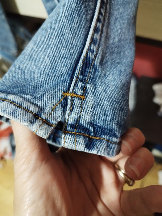 Продавам дънки ,