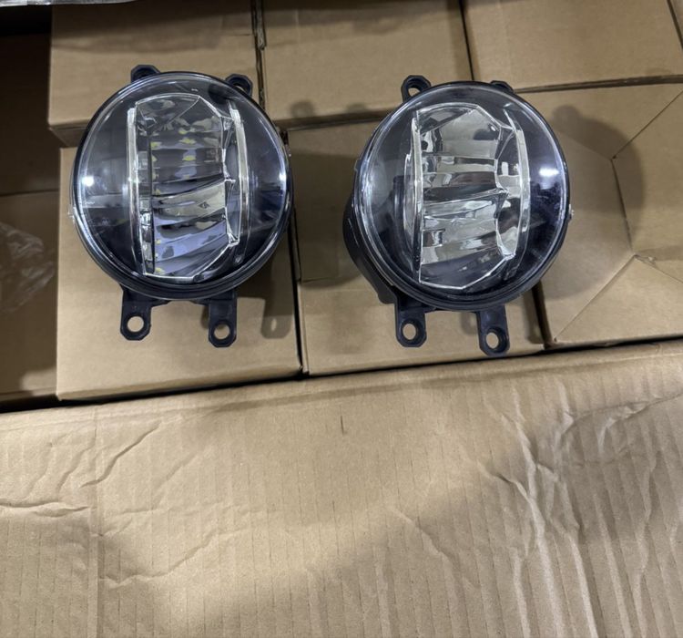 Туманка Тойота дубликат в хорошем кочество