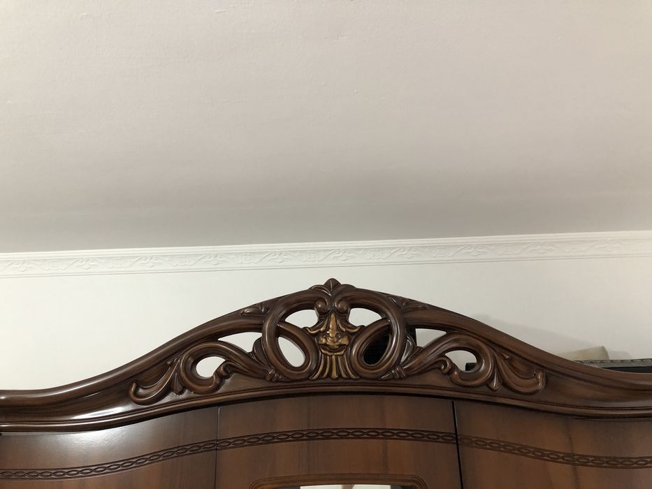 Шкаф для гостиной