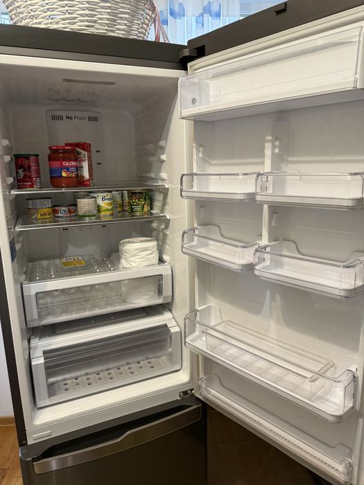 Холодильник Samsung