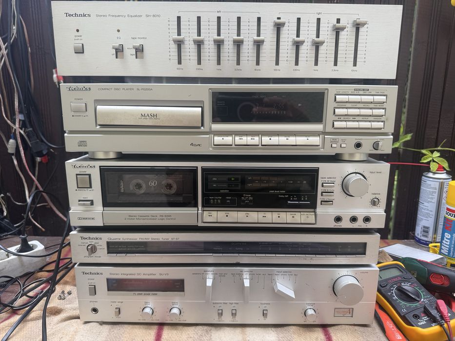 Linie technics argintie