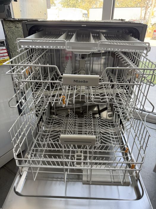 Съдомиялна машина за вграждане MIELE