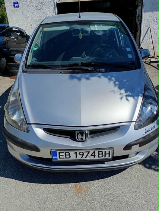 Honda Jazz; 2003 г; 261 000 км;Документално изрядна. Задължително прехвърляне! 2500 евро.
