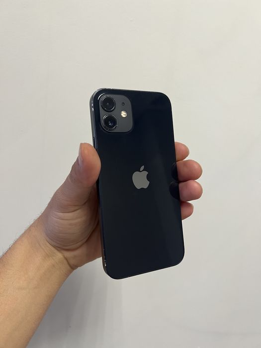 Продам Iphone 12