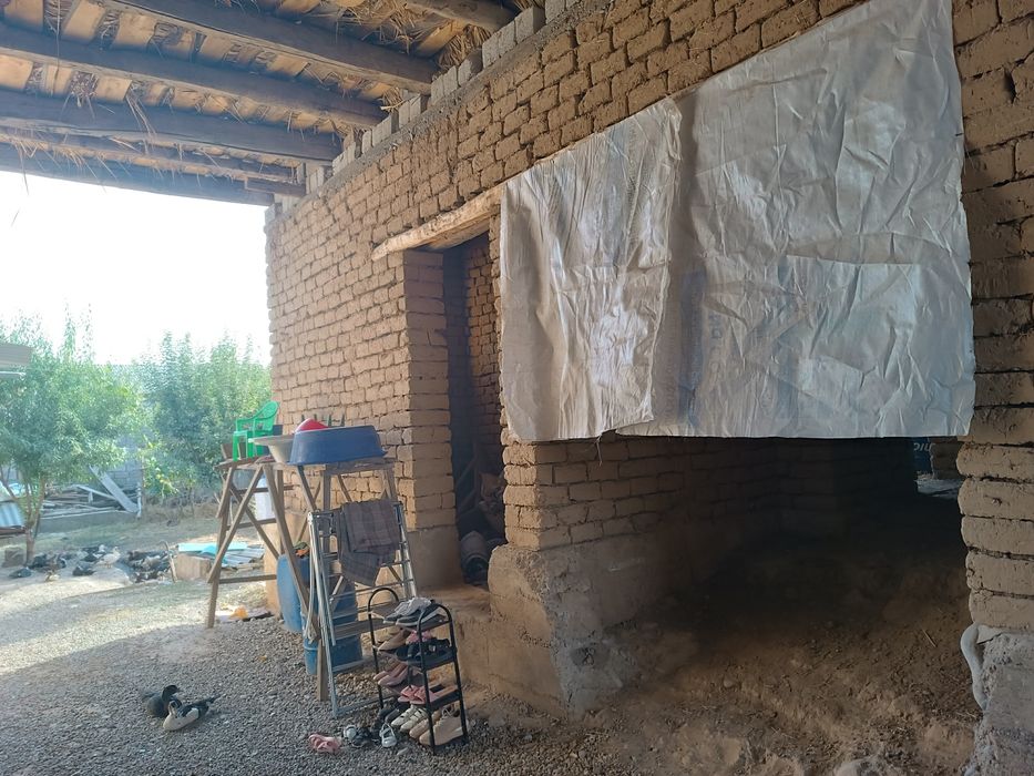 Hovli sotiladi 6 sotix