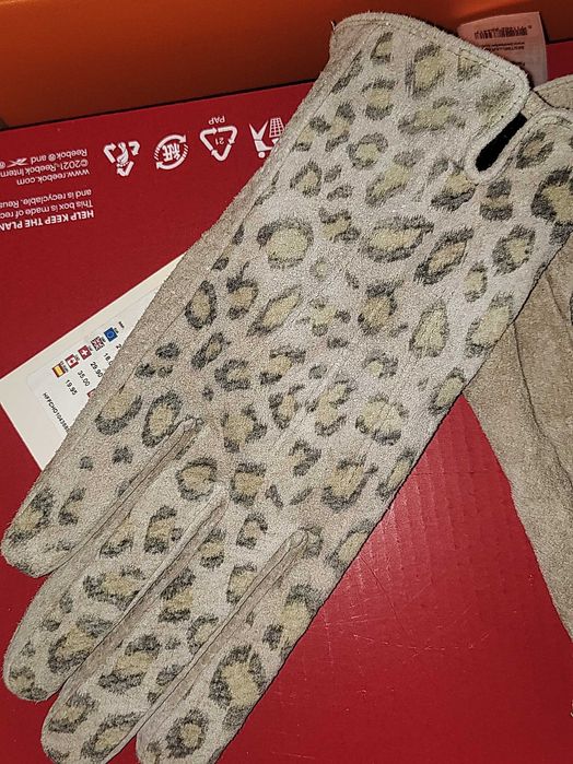 Дамски ръкавици Pieces