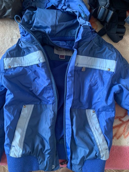 Продам детские куртки
