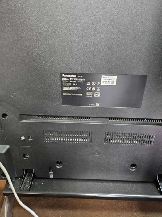 Продавам Panasonic TX55DXW604