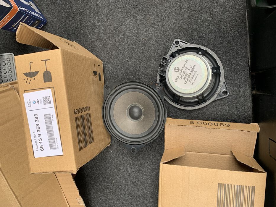 Vand doua boxe spate e60