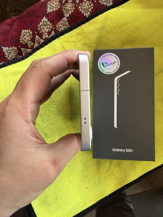 samsung s25+ pamit 12.256g holati ideal karopka dak bor oqip tel qlila
