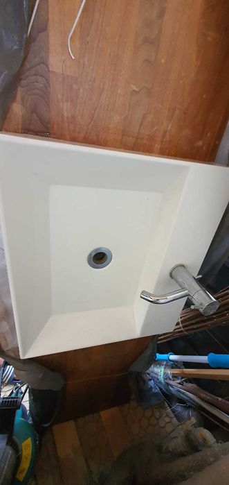 Blat masiv lemn nuc cu chiuveta si baterie Vola Danemarca