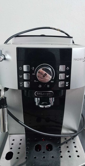 Espressor automat De’Longhi Magnifica S – funcțional