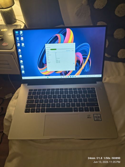 Laptop Huawei MateBook D15 cu procesor Intel Core i3-10110U, 15.6"  Full HD  8GB, 256GB SSD  Intel UHD Graphics 620 Windows 11 Home Silver Arctic