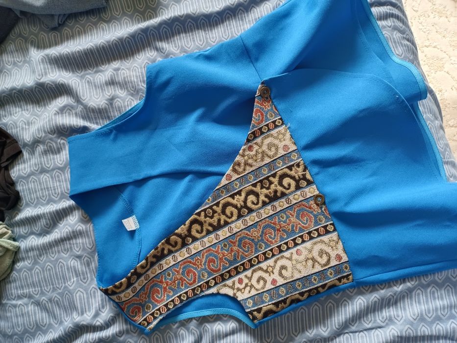 Продам жилетку размер 40