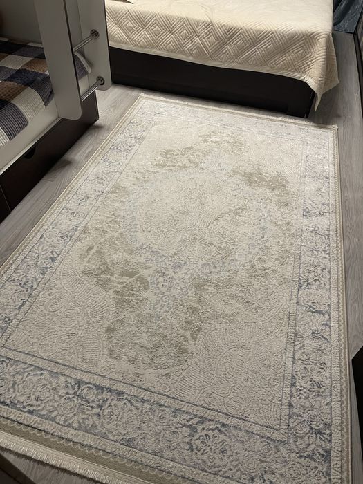 Продам ковер в отличном состояний