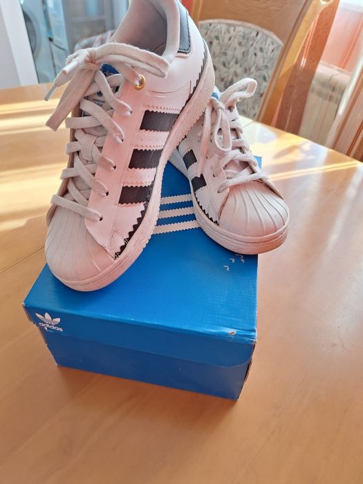 Маратонки Adidas super stra-37 1/2