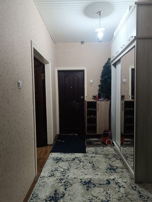 3/1/5 (1 этаж).. Сергели 4. Квартира 78 м². Метро - 700 м.