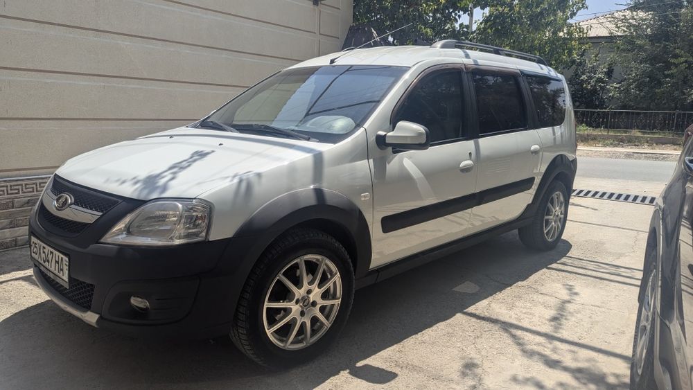 Lada Largus Cross