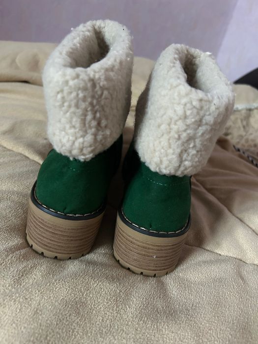 Ботинки  зелёные новые