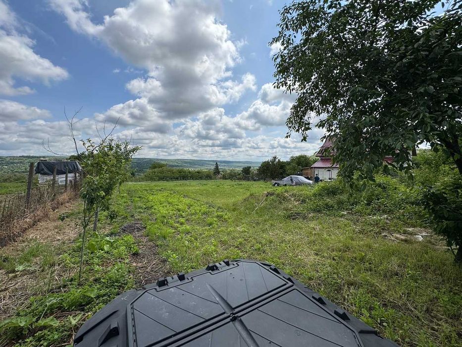 Teren 1797 mp în Dobrovăț (Ruși) – la pădure, cu investiții deja făcute