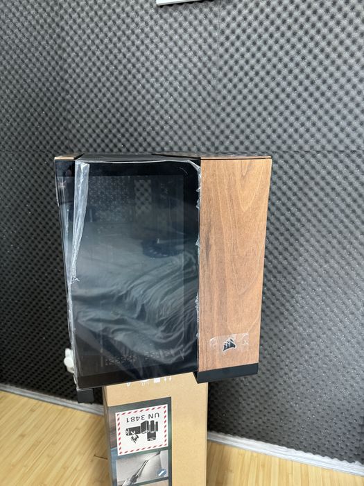 Carcasă PC Premium Corsair 2500X Wood Edition - Nouă, cu folii (mATX/ITX), pentru Gaming sau birou