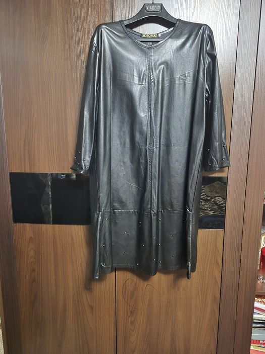 Платье из экокожи 48 размер. Новое.