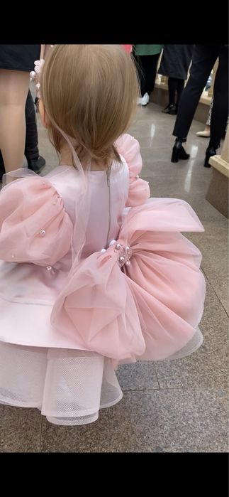 Продам красивое платье для девочки