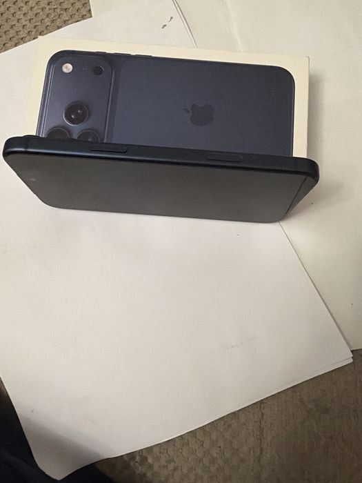iPhone 17 Pro Max 256GB Deep Blue - Като НОВ, 100% Батерия, Гаранция Yettel Фактура