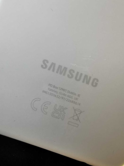 Почти НОВ телефон, Samsung A13, с два калъфа и стъкло