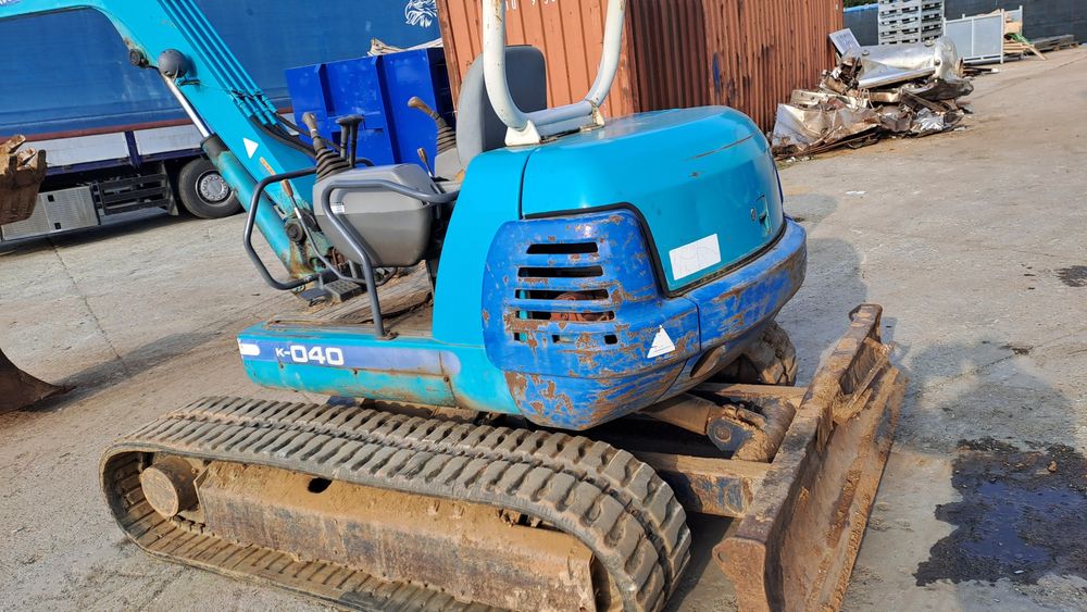 Excavator  4 tone