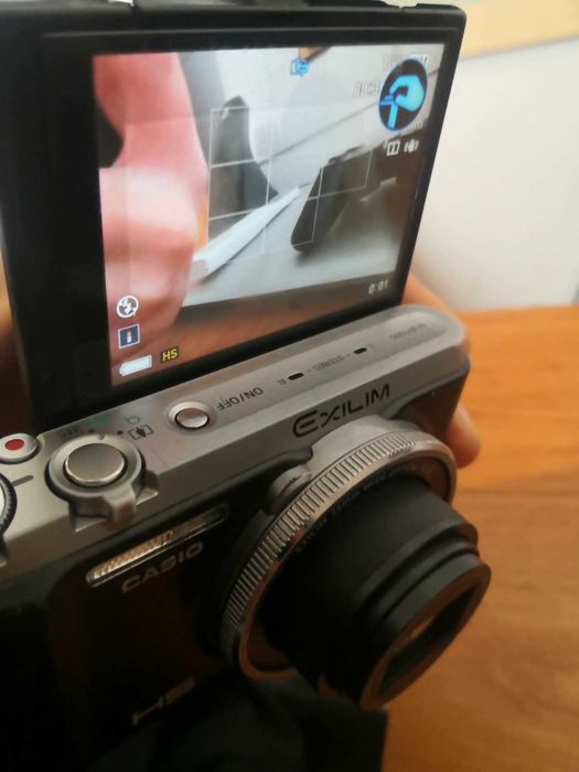 Фотоапарат Casio EX ZR1000