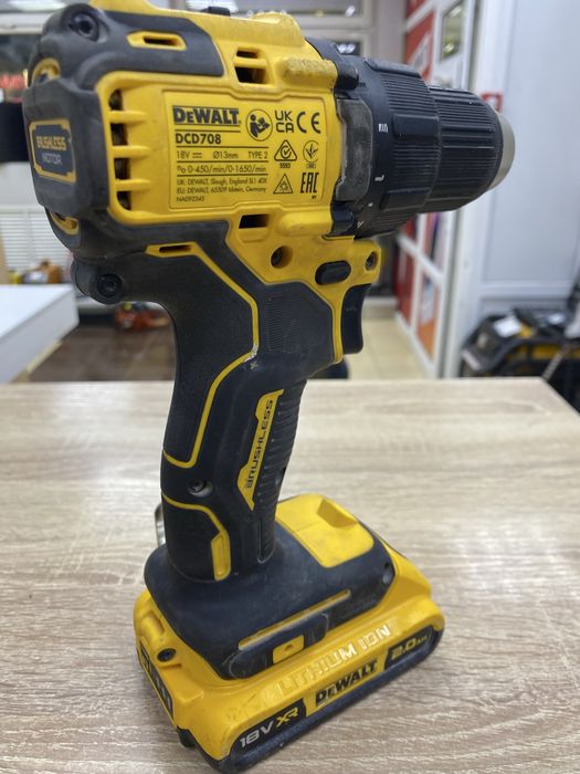 Шуруповерт DeWalt DCD708 (Ос14Б)