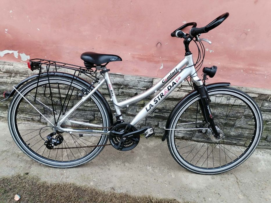 Bicicleta roti 28 cadru aluminiu dinam in butuc import Germania