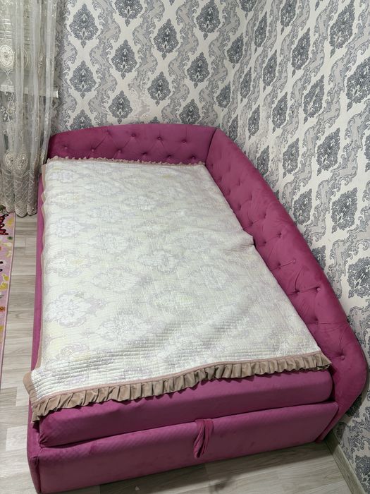 Кровать подьемный розовый для девочки