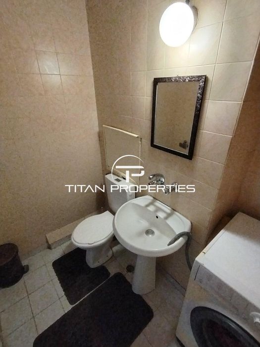 Тристаен апартамент в ж.к Възраждане