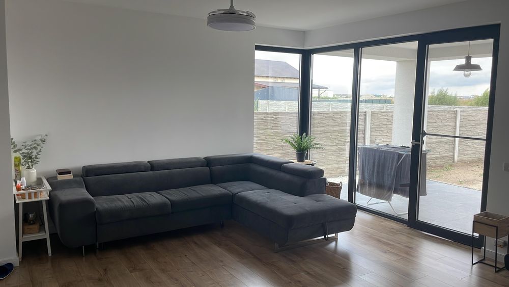 Închiriez duplex