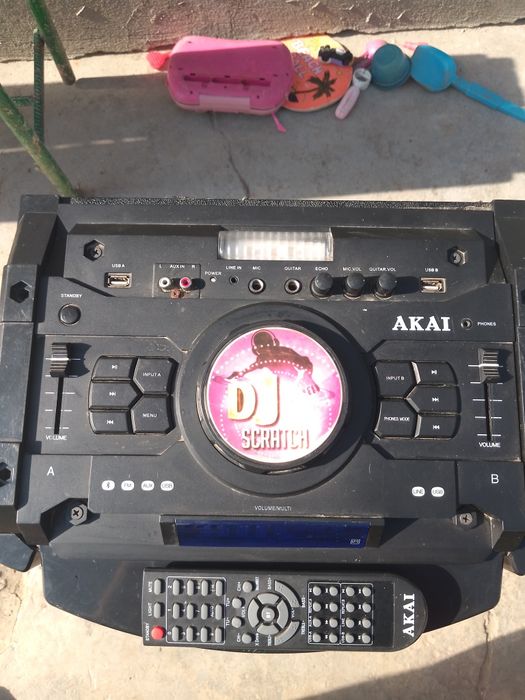 Vand boxă activă portabilă, cu sunet puternic și funcții complete