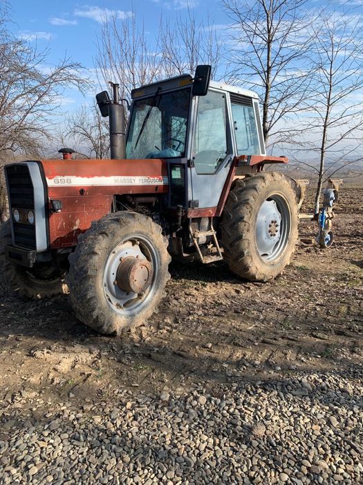 Massey Ferguson 698 – tractor agricol