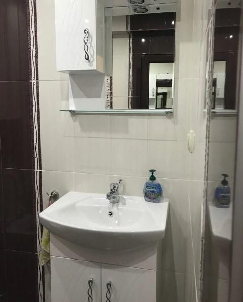 Дава се под наем Тристаен апартамент в София, Студентски град - 90 кв.м за 820 € - Снимка #8