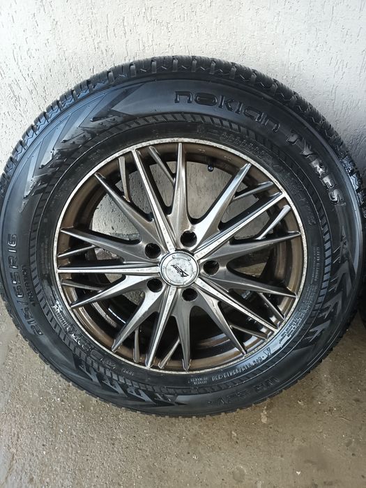 Roți cu cauciucuri de iarna  R17 folosite pe TIGUAN