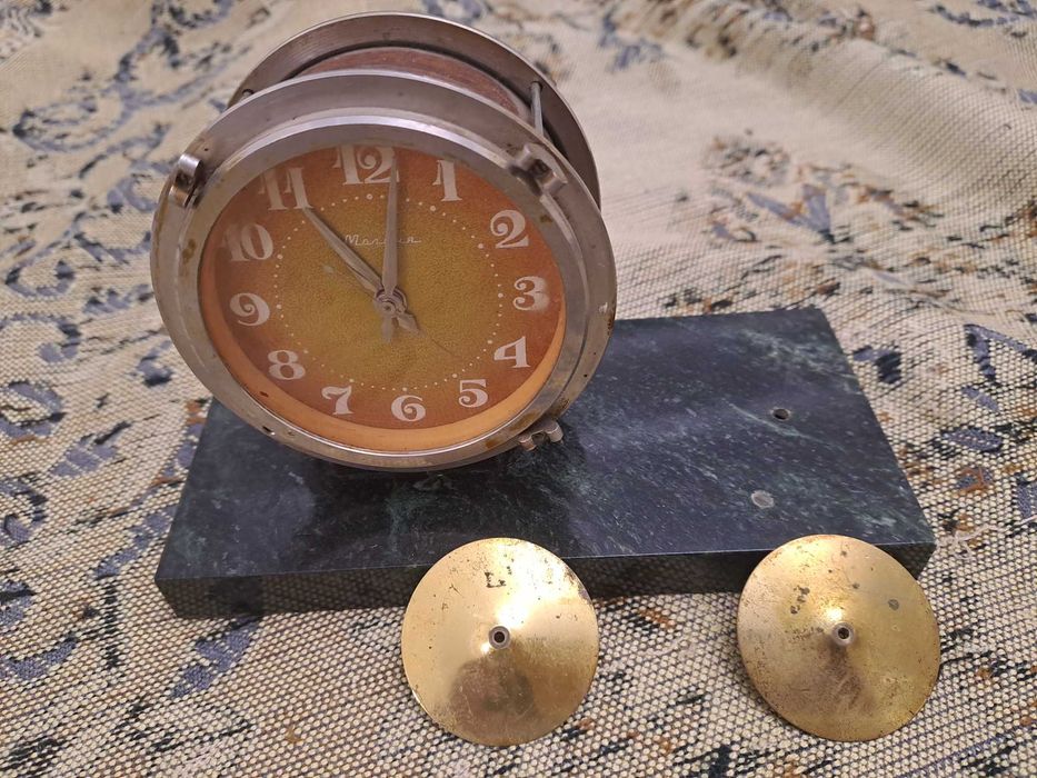 Советские настольные  часы Молния барабан