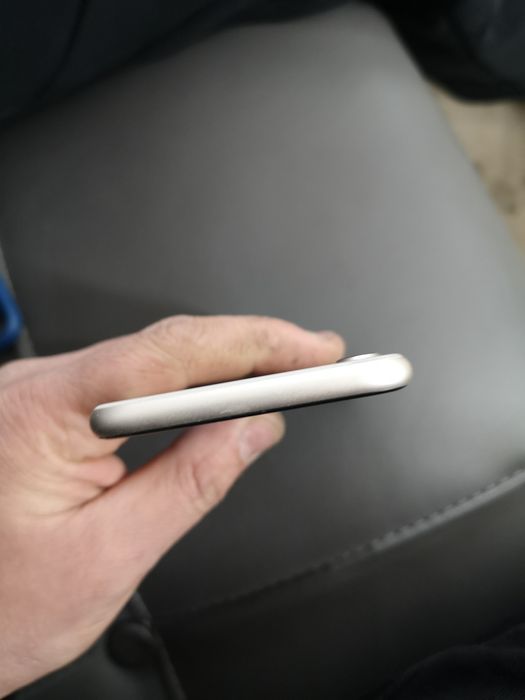 Продам или обмен IPhone SE 2020