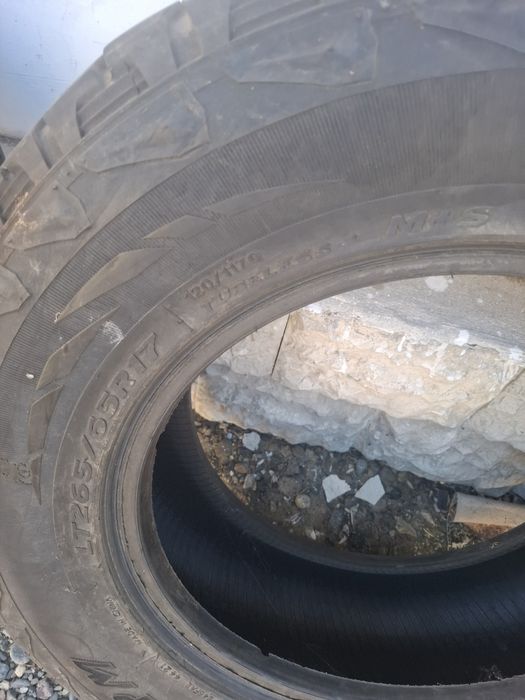 Зимние шины Полный размер: LT265/75 R17.