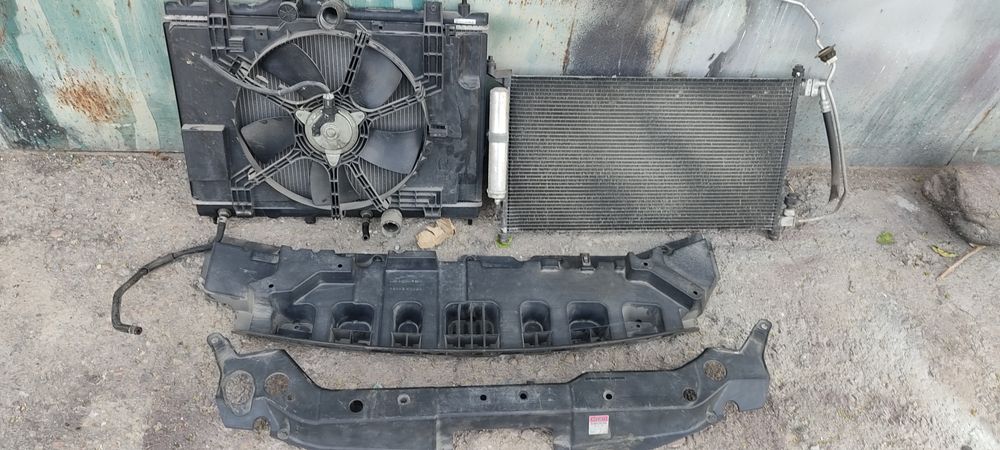 Продаются запчасти для автомобиля Ниссан Тиида, радиатор, вентилятор,