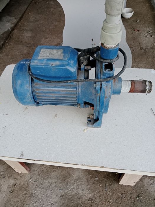 Продам поливной насос