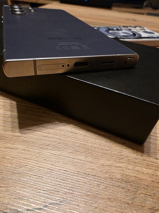 Samsung Galaxy S24 Ultra; 512 GB памет; 12 RAM;  SNAPDRAGON;