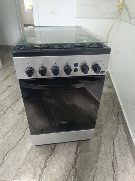 Aragaz Zanussi (aprindere electrica)
