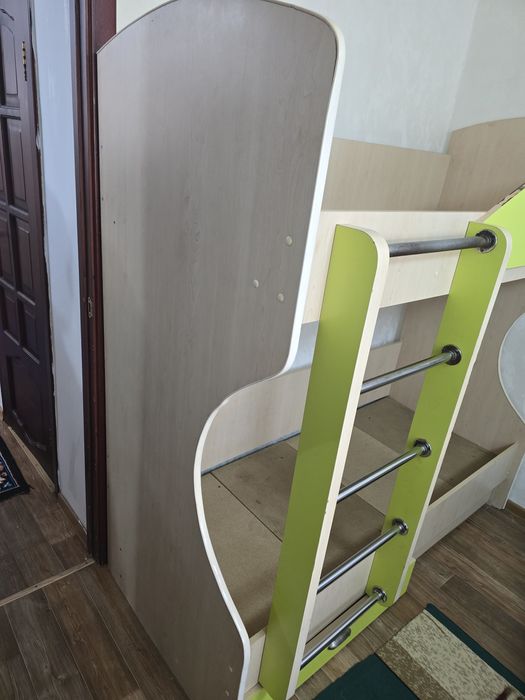 Продам детский кровать в отличном состоянии.