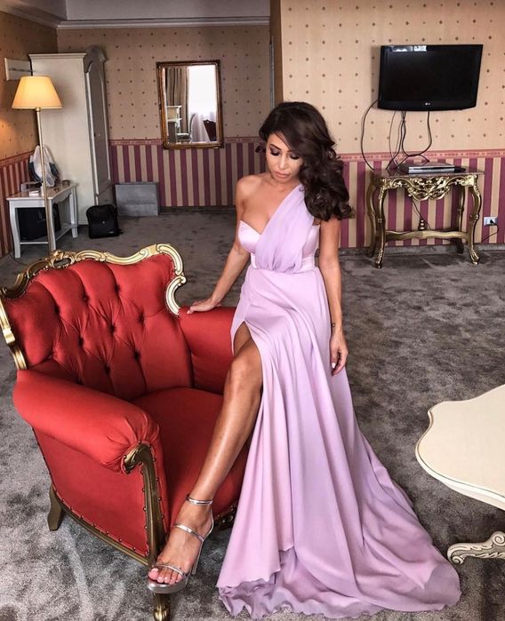 Rochie roșie de seara atelier The dressing room by Mădălina Tudor