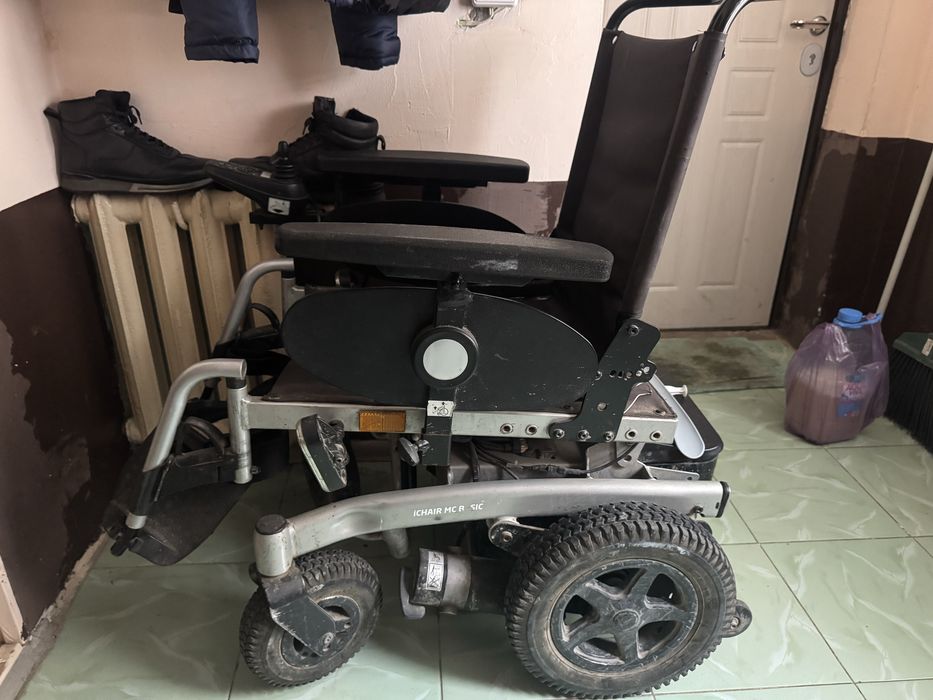 Продам электрическую коляску Meyra